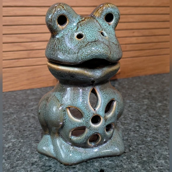 GANZ Green Frog Votive Candles and Scented Oils Burner. - Picture 2 of 5